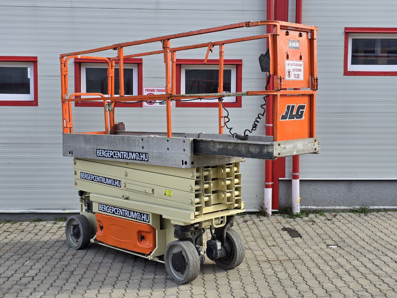 JLG 2630ES – elektromos ollós emelő (P2224) - Image 2