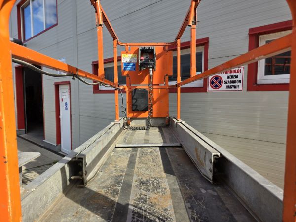 JLG 2630ES – elektromos ollós emelő (P2224) - Image 7