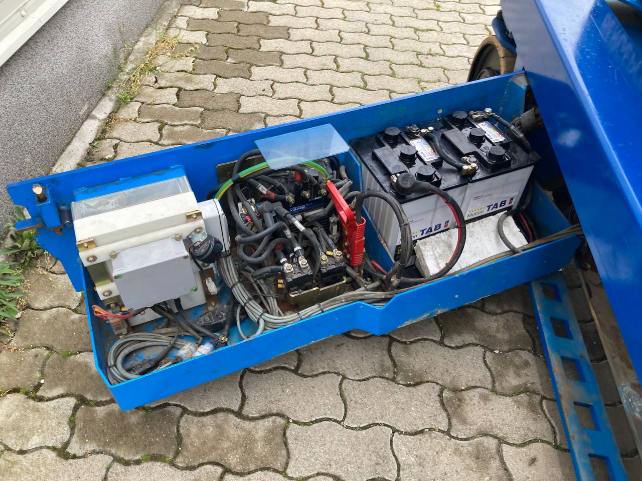 ITECO IT 12122 - elektromos ollós emelő (P2388) - Image 13