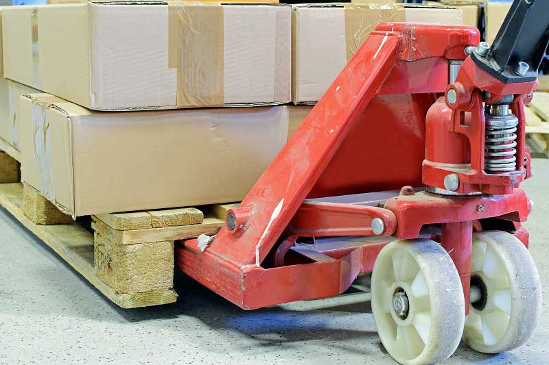 Kézi raklapemelő – hatékony segítség a mindennapi árumozgatásban