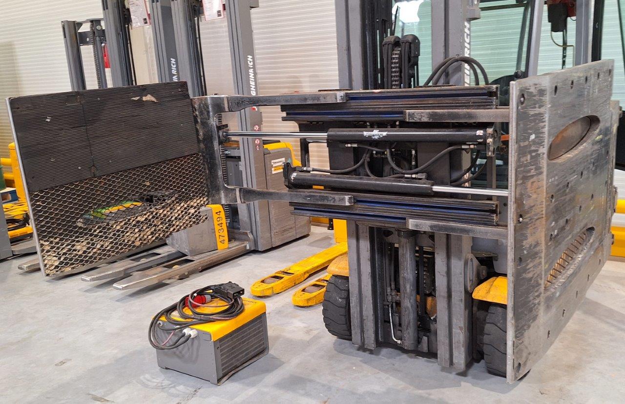 CASCADE 28G-MCB-2A-75691 - Nyitási tartomány: 571 mm – 1.965 mm | Villakocsi méret: ISO 2 / FEM 2 – kartonfogó adapter