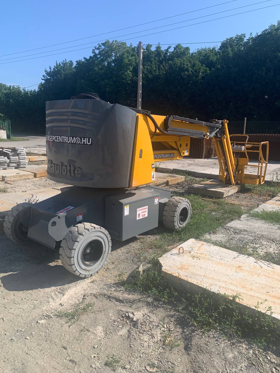 HAULOTTE HA15 IP – elektromos kosaras emelő (P2425)