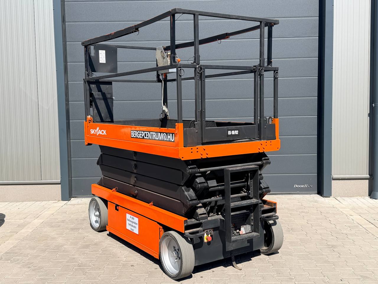 SkyJack SJ III 4626 - 10 m munkamagasságú elektromos ollós emelő - Image 3