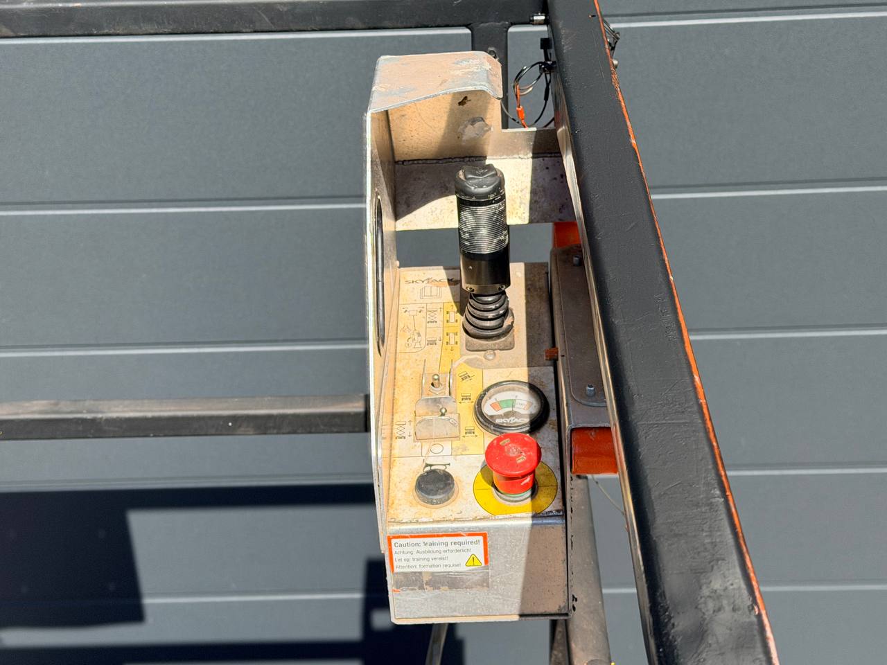 SkyJack SJ III 4626 - 10 m munkamagasságú elektromos ollós emelő - Image 7